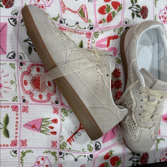 Alohas TB.490 Cream Lace Detail Sneakers – Women’s Size 38 - Picture 3 of 12